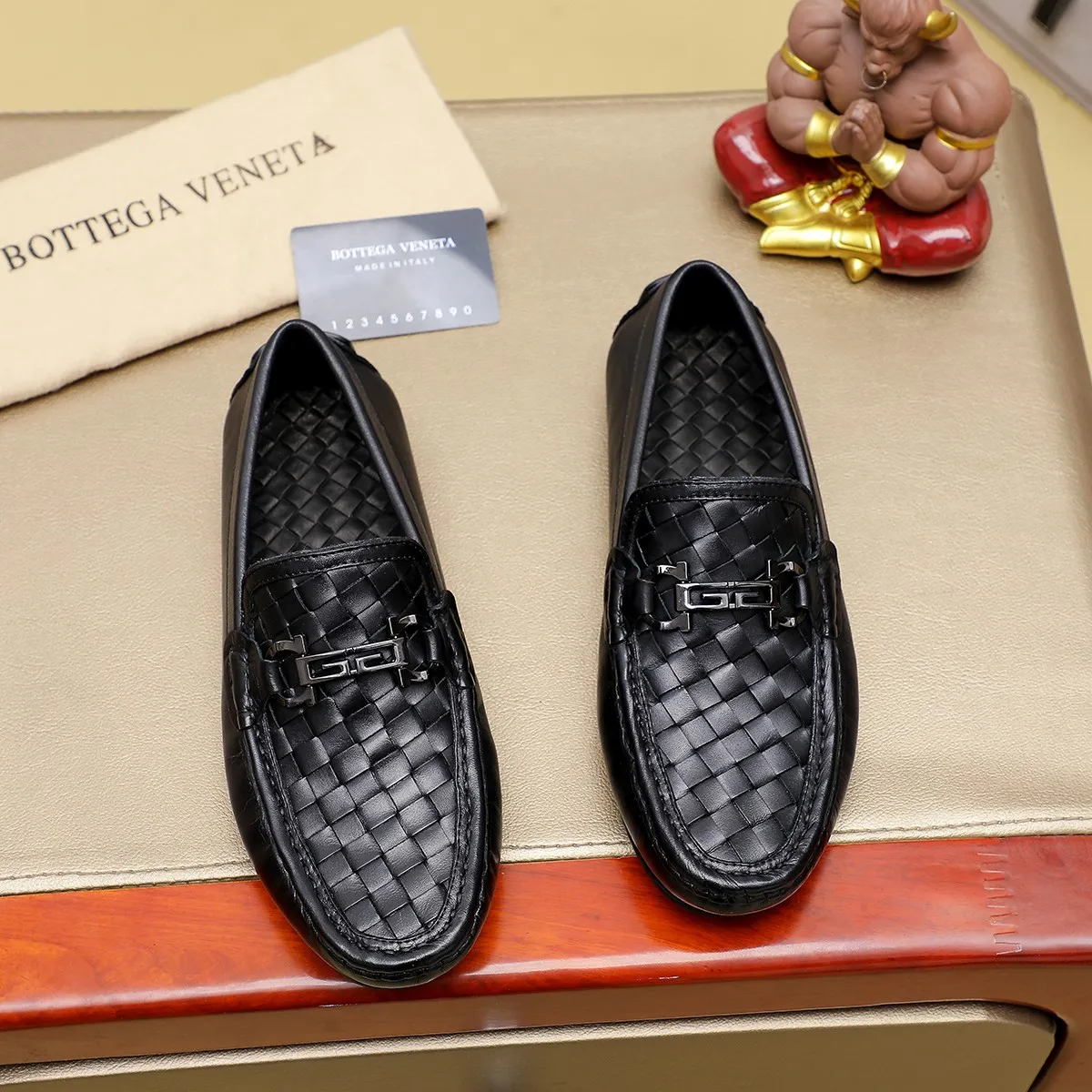 Men's shoes 💰360 [BV] 👟👟 Italian luxury brand Made with imported cowhide technology to highlight high-end men's taste of light luxury life [color] [color] Masters with ten years of manual experience create classic weaving 🌴 The inner top layer 🐷 lining 💯😘 The top quality inherits the brand craftsmanship! Black, size 38-45…